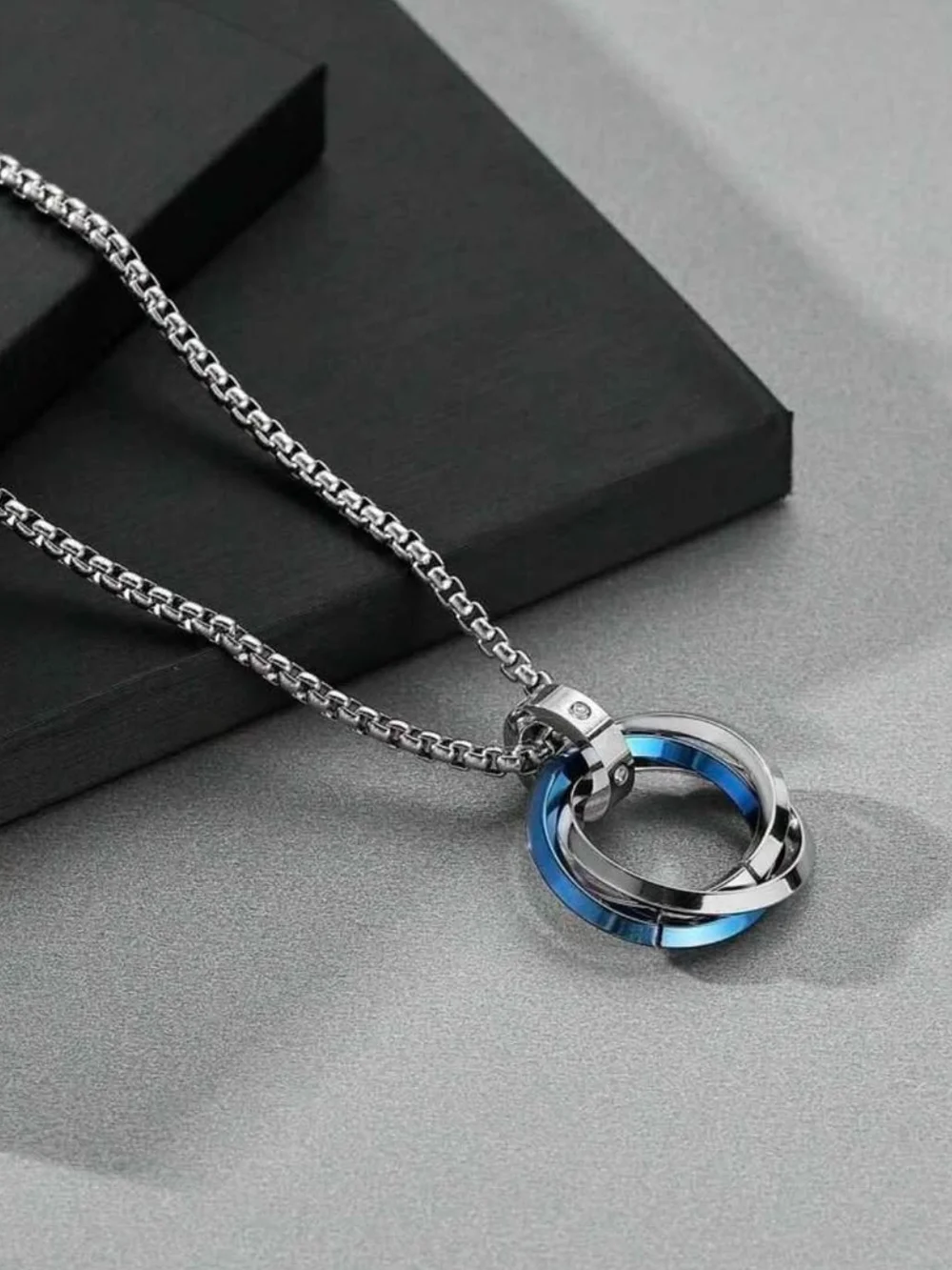 Men's Blue and Silver Interlocking Ring Pendant Necklace